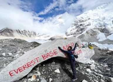 Everest base camp trekking in spring