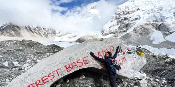 Everest base camp trekking in spring